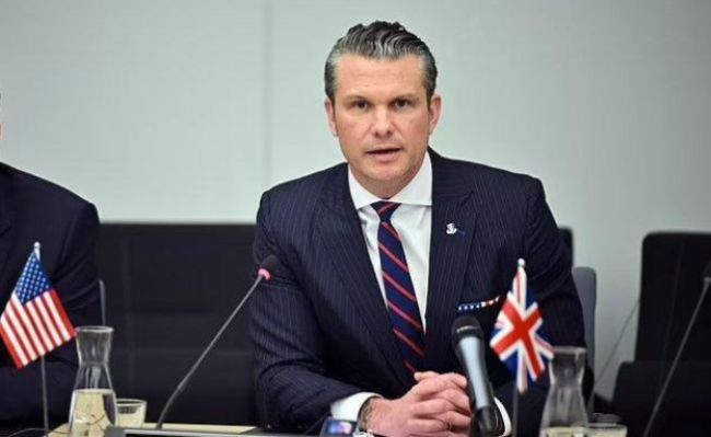 泽连斯基穿着夹克抵达美国 乌克兰总统的特殊装扮引发关注